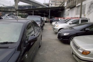 parked_truck